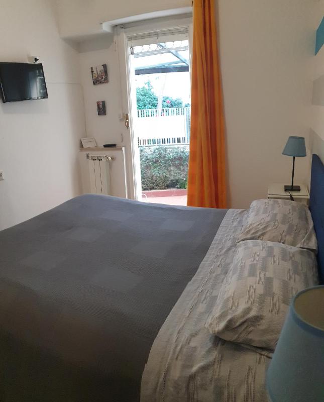 Superior Double or Twin Room with Garden View image 4