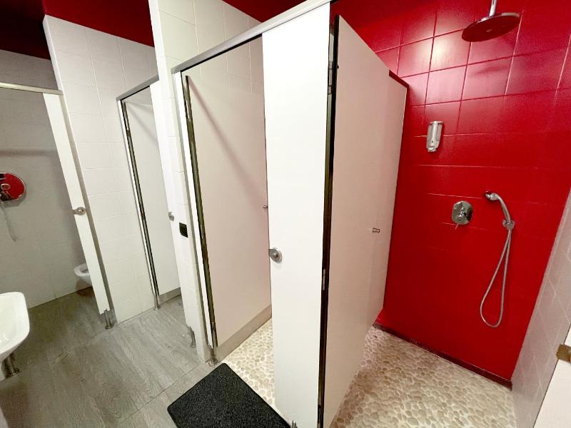 Double Room with Shared Bathroom image 3