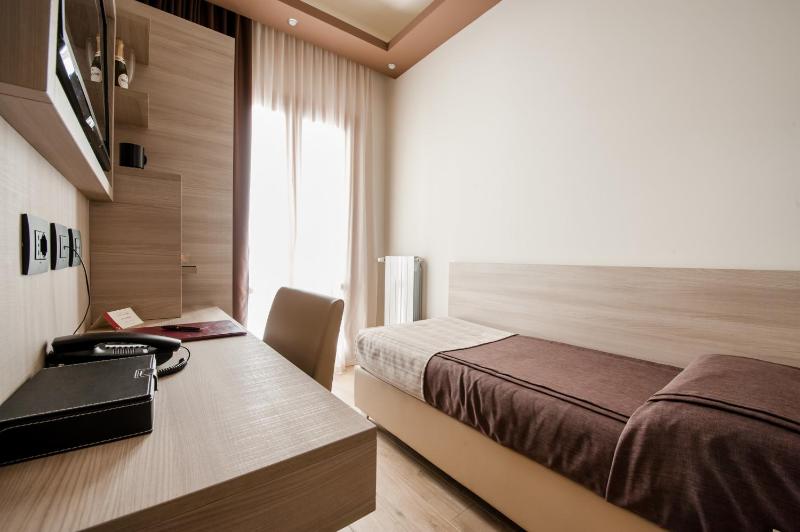 Single Room image 2