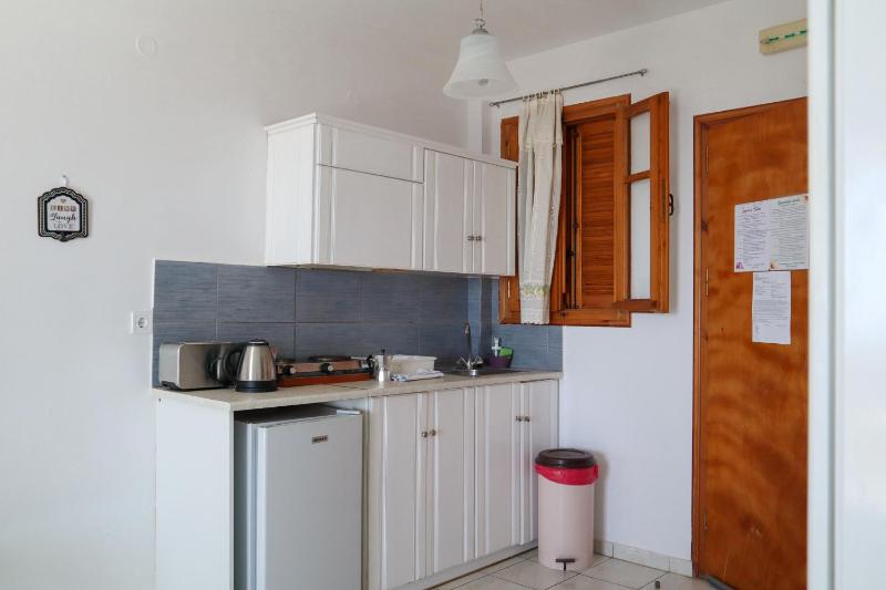 Double Room with Sea View image 2