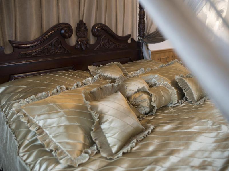 Two-Bedroom King Suite image 3