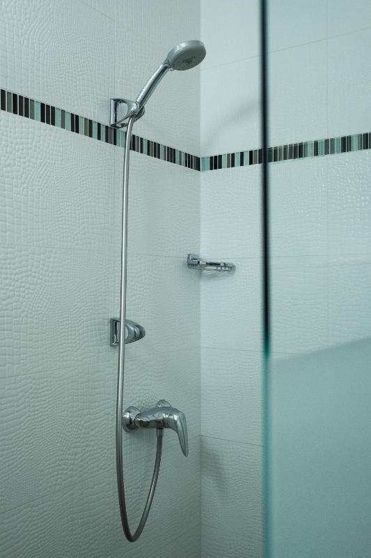 Standard Executive Room image 2