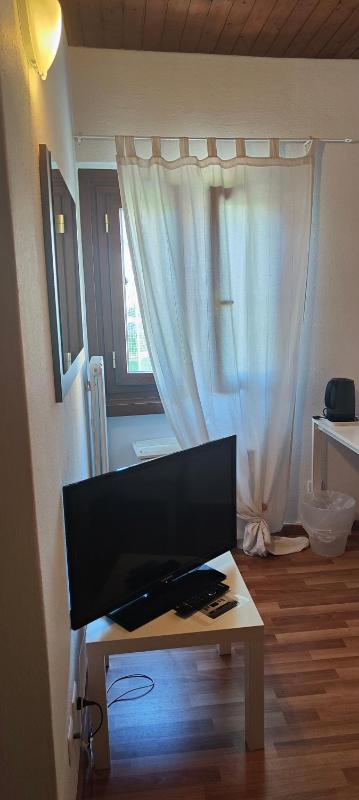 Single Room image 3