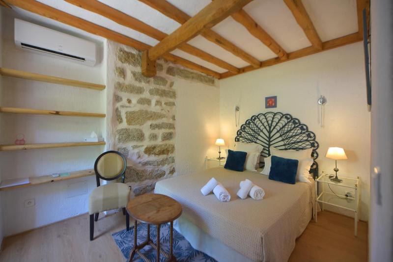Standard Double Room image 3
