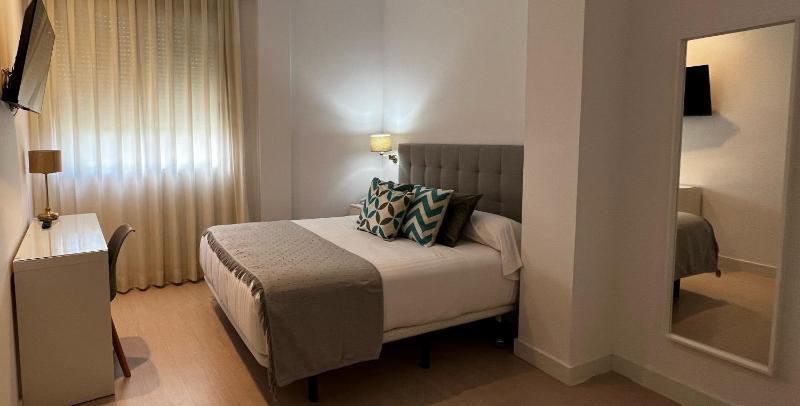 Double or Twin Room image 2