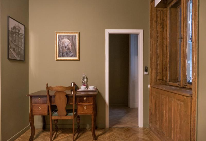Deluxe Double Room image 2