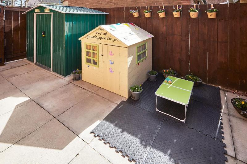 Three-Bedroom Townhouse image 4
