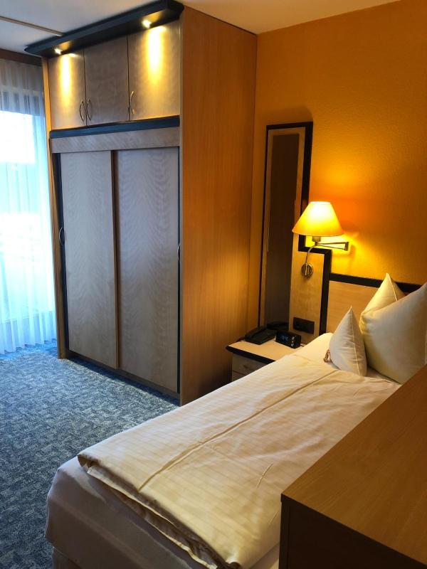 Single Room image 3