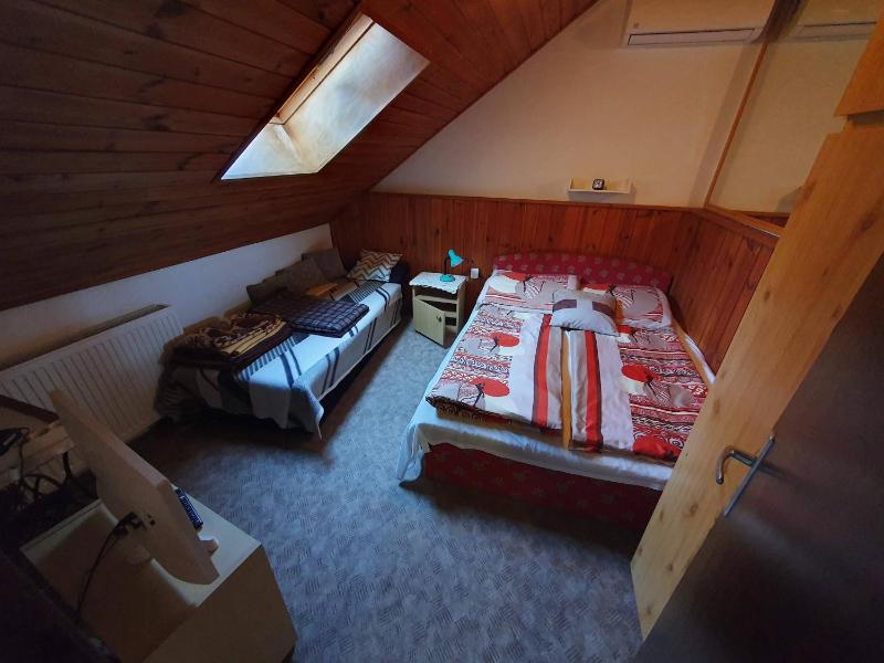 One-Bedroom Apartment image 4