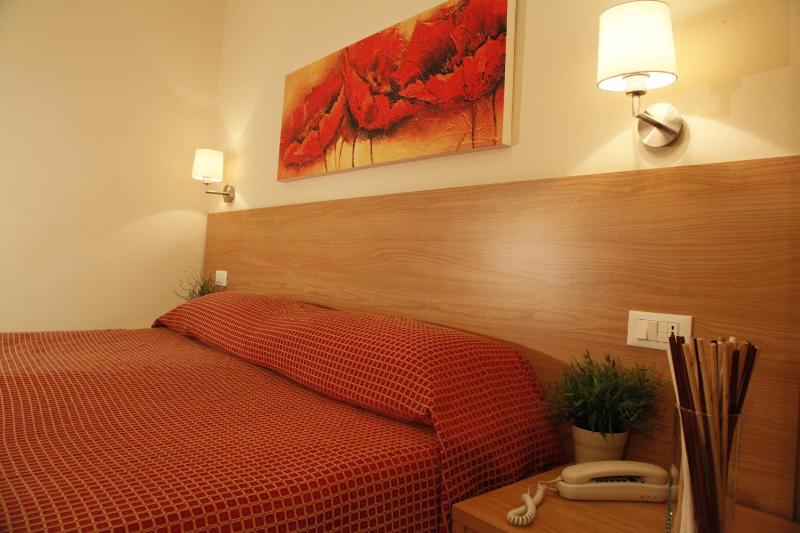 Triple Room with Balcony image 3