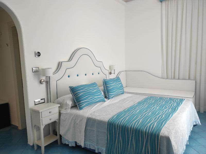 Basic Triple Room image 4
