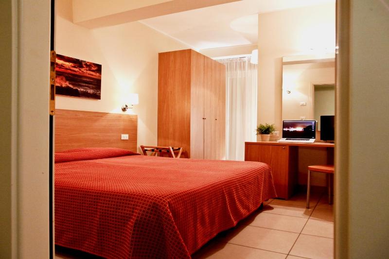 Double Room with Balcony image 2