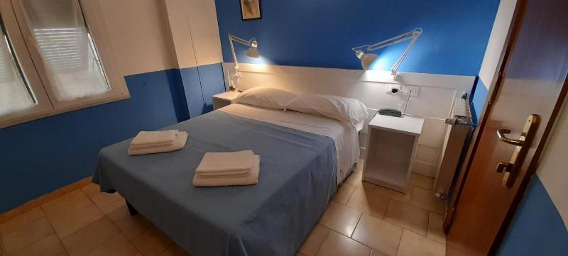 Standard Double Room image 4