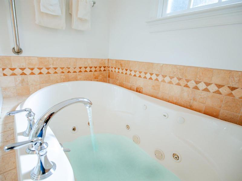 King Suite image 2