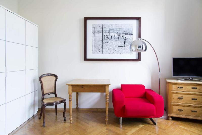 Double Room image 3