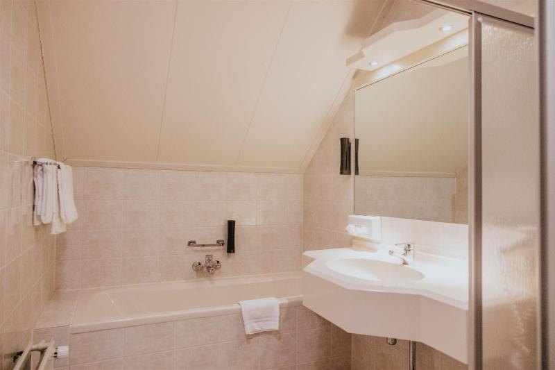 Deluxe Double Room image 2