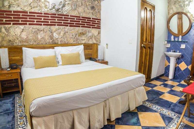 Hotel 3 Banderas - image 13