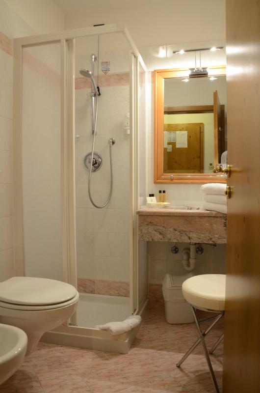 Classic Double Room with Spa Access image 2