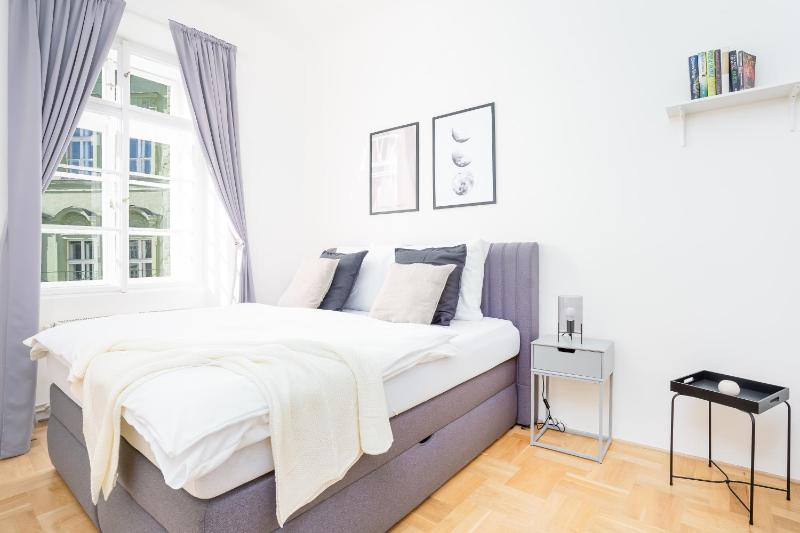 Prague Days - Two-bedroom Apartment with Workspace right next to Old Town Square - image 7