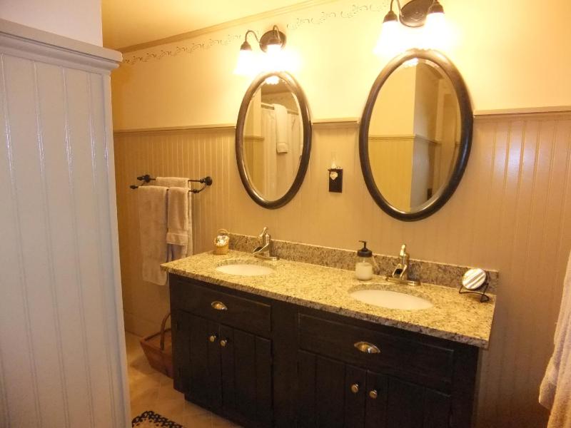 Family Two-Bedroom Suite image 3