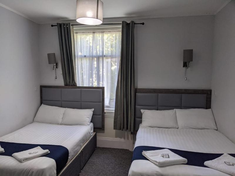 Quadruple Room image 4