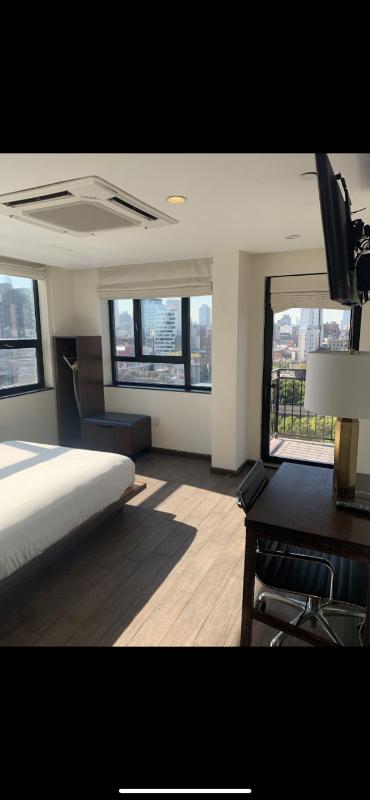 Double Room with Balcony image 2