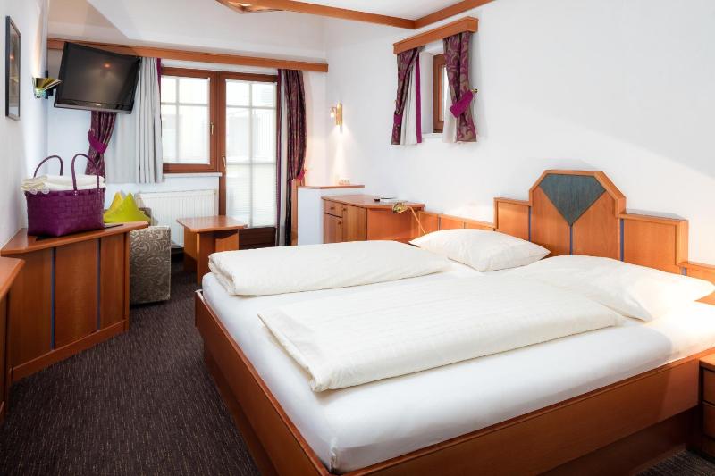 Standard Double Room image 1