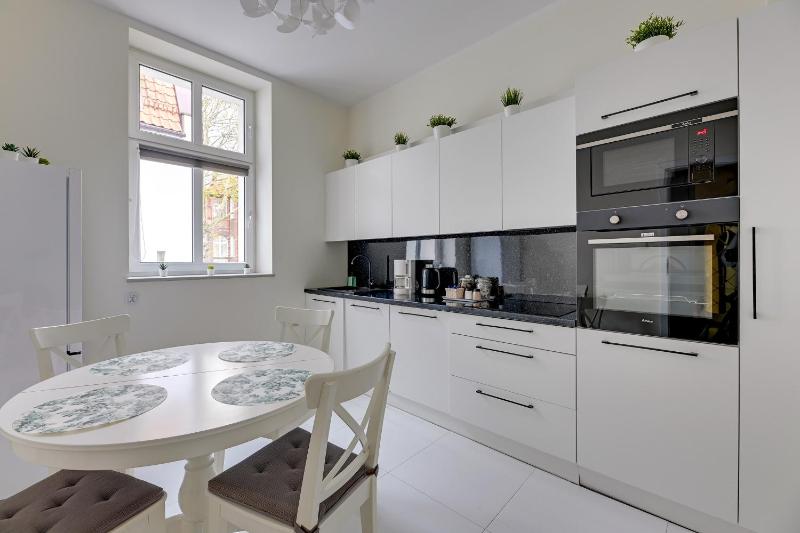 Palermo - Spacious Family Apartment 200 m from Sopot Beach by Lion Apartments - image 17