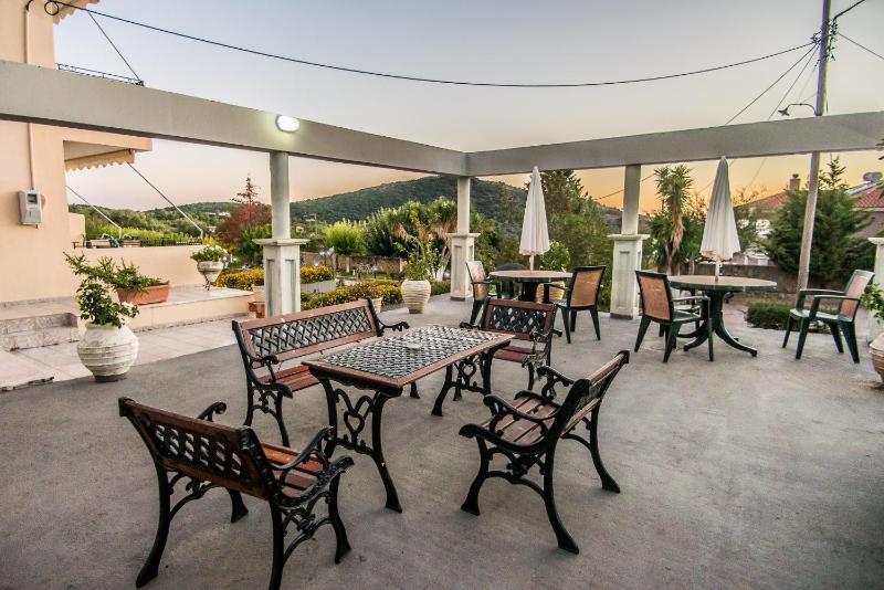Aristotelis Apartments - image 4