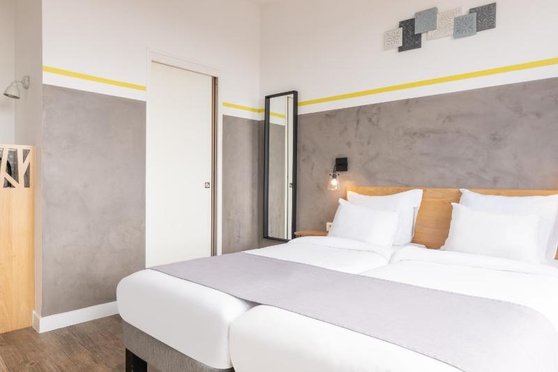 Superior Double Room image 4