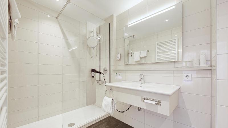 Standard Single Room image 4