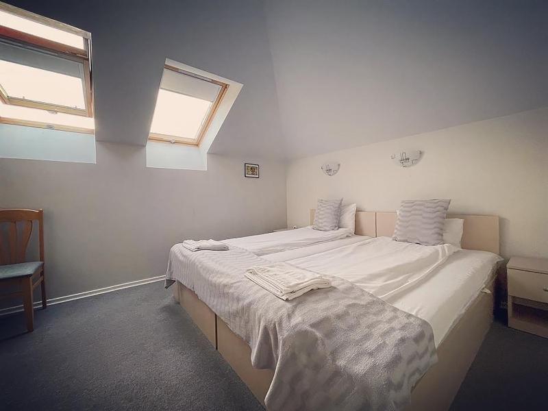 Deluxe Double Room - Attic image 1