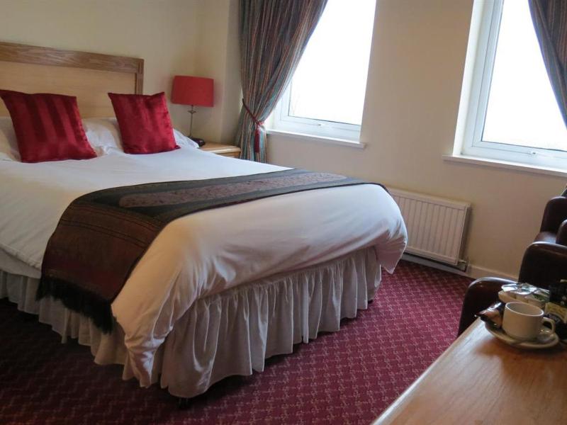 Standard Double Room image 3
