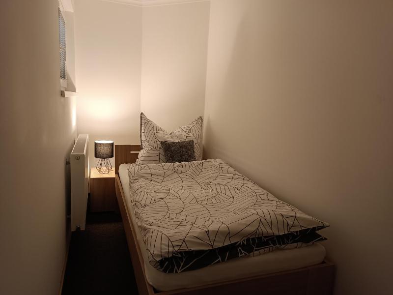 Triple Room with Bathroom image 4
