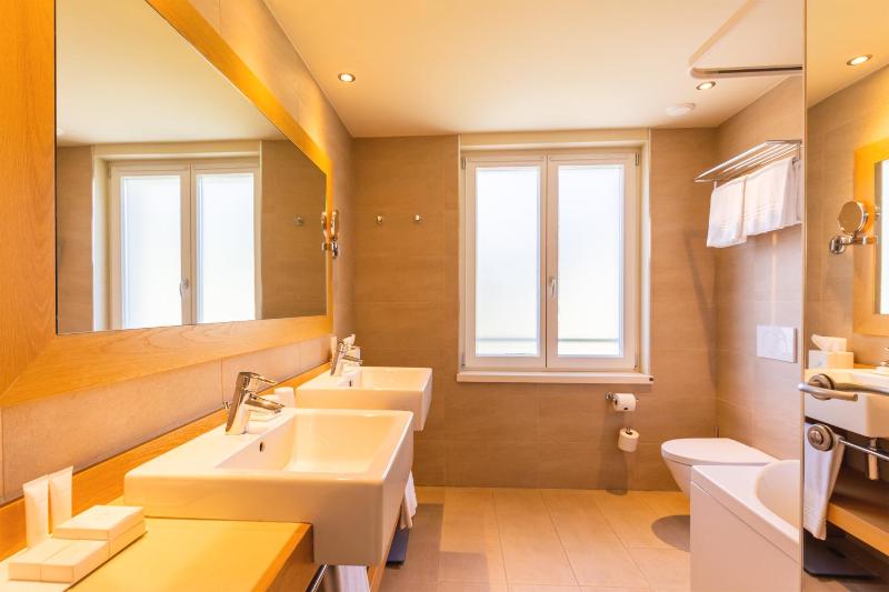 Exclusive Double Room with Garden View image 2