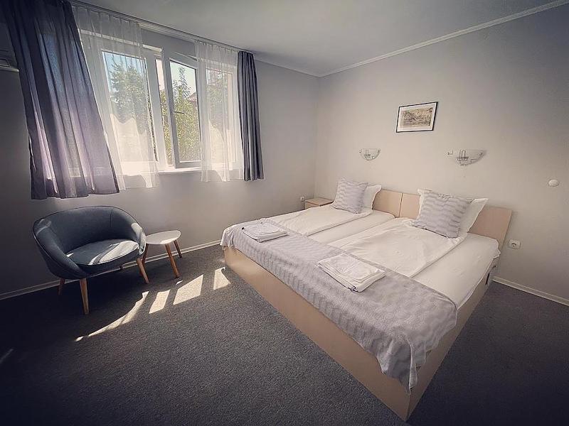 Deluxe Double Room with Balcony image 1