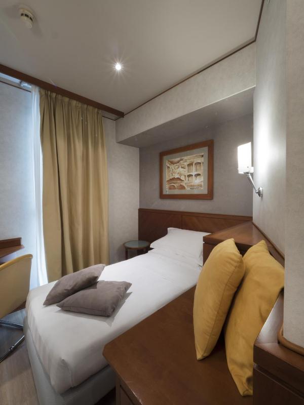 Single Room image 1