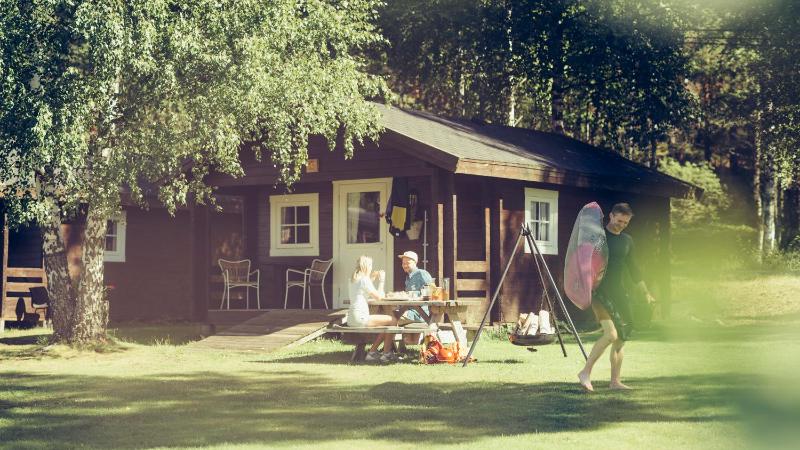 Cottage with Shared Bathroom (6 Adults) image 1