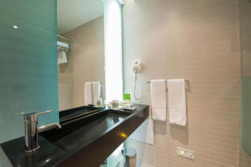 Standard Double or Twin Room image 3