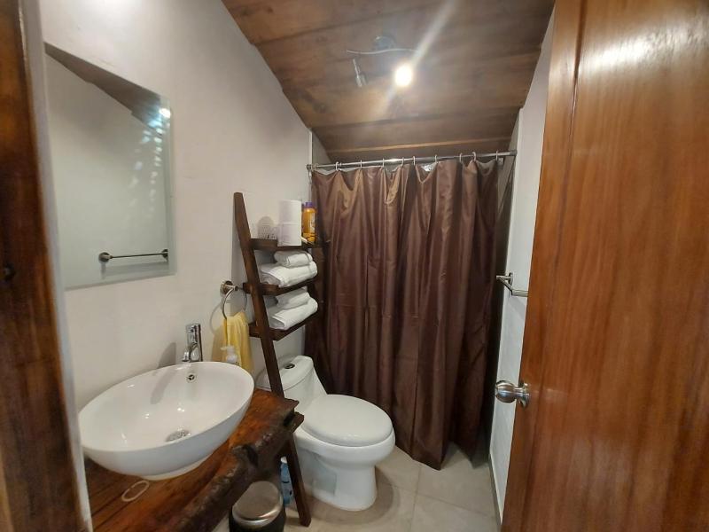 Cozy Bohemian Loft Apartment close Central Plaza - image 5