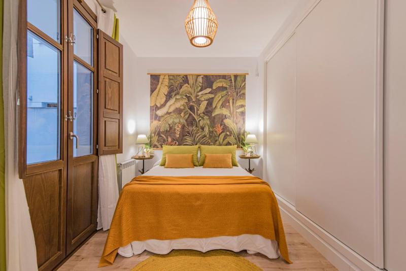 - Apartamento con patio interior - QH Plaza de la Trinidad - image 4