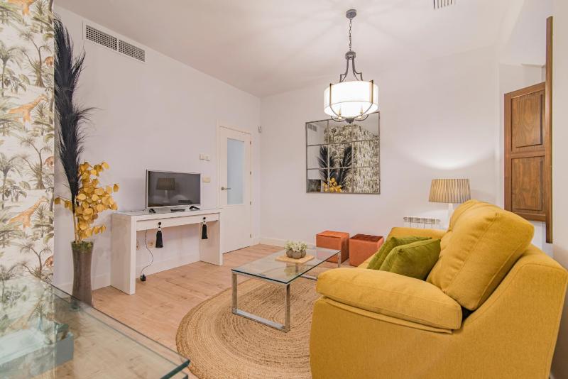 - Apartamento con patio interior - QH Plaza de la Trinidad - image 9