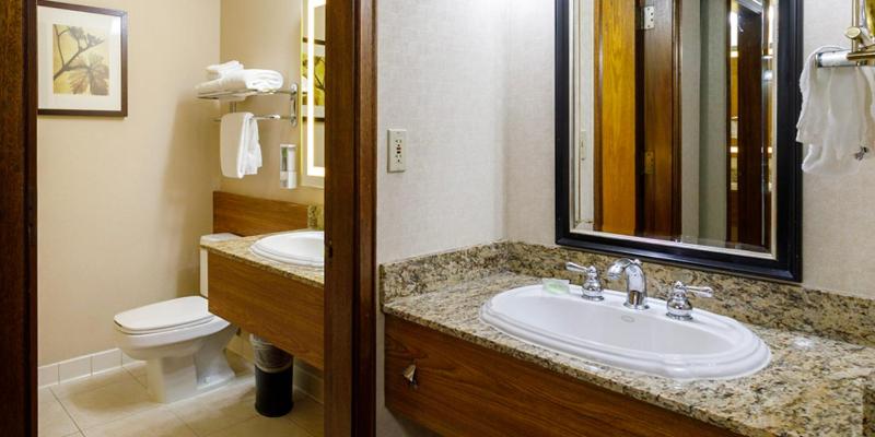 Deluxe Queen Room with Two Queen Beds image 2