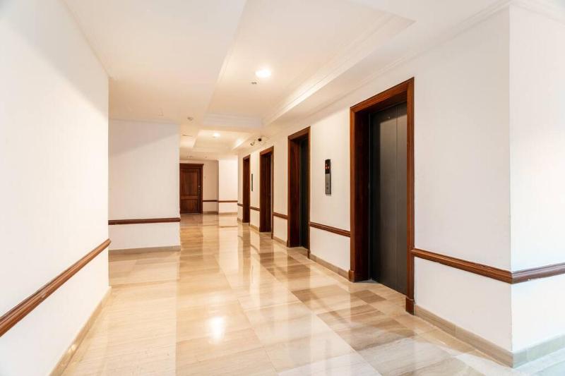 Luxurious 2BDR condo located in Prestigious Tower. - image 11