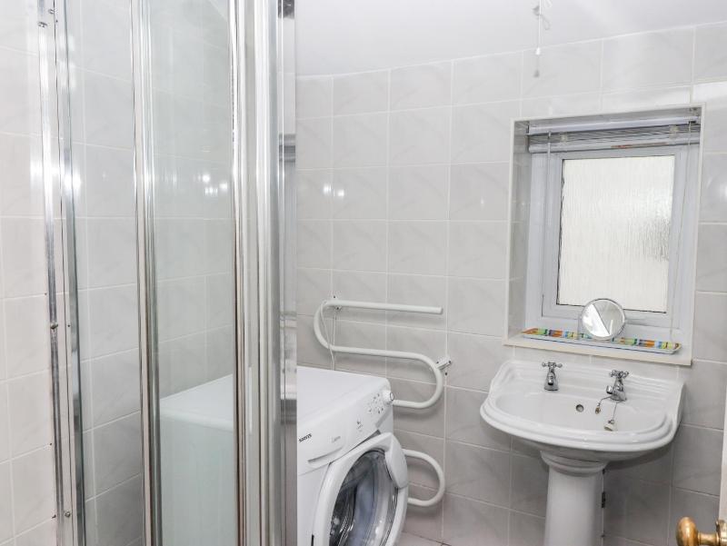 Gwylan Apartment - image 6