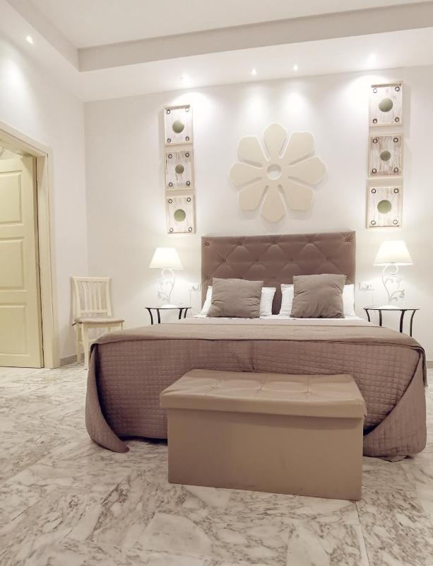 Deluxe Double Room image 1