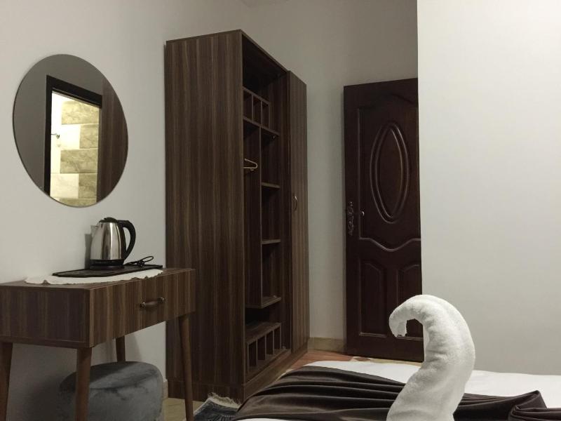 Twin Room image 2