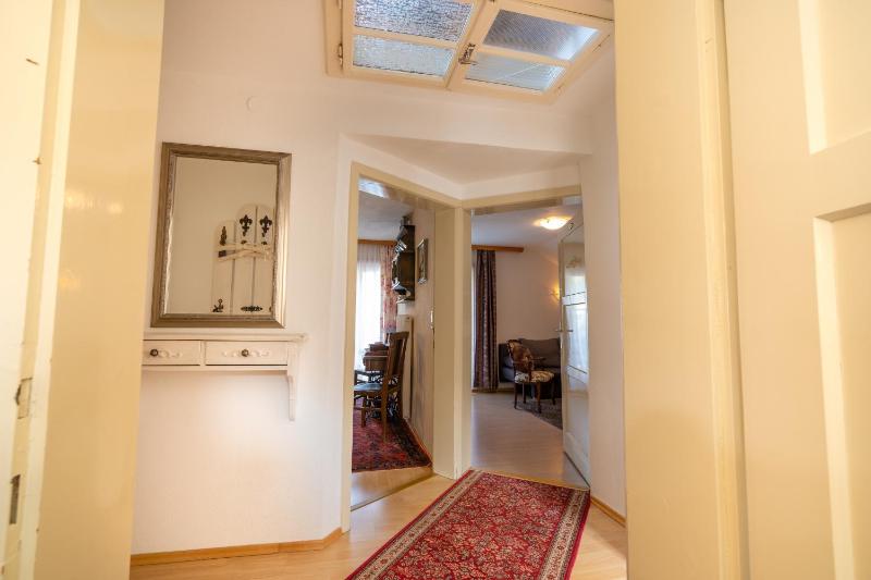 One-Bedroom Apartment image 2