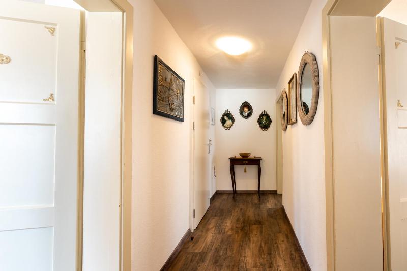 One-Bedroom Apartment image 4