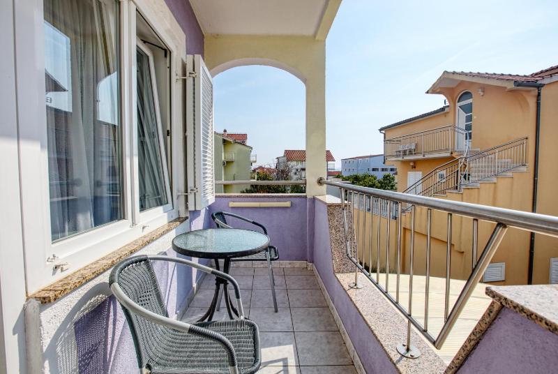 One-Bedroom Apartment with Balcony image 4